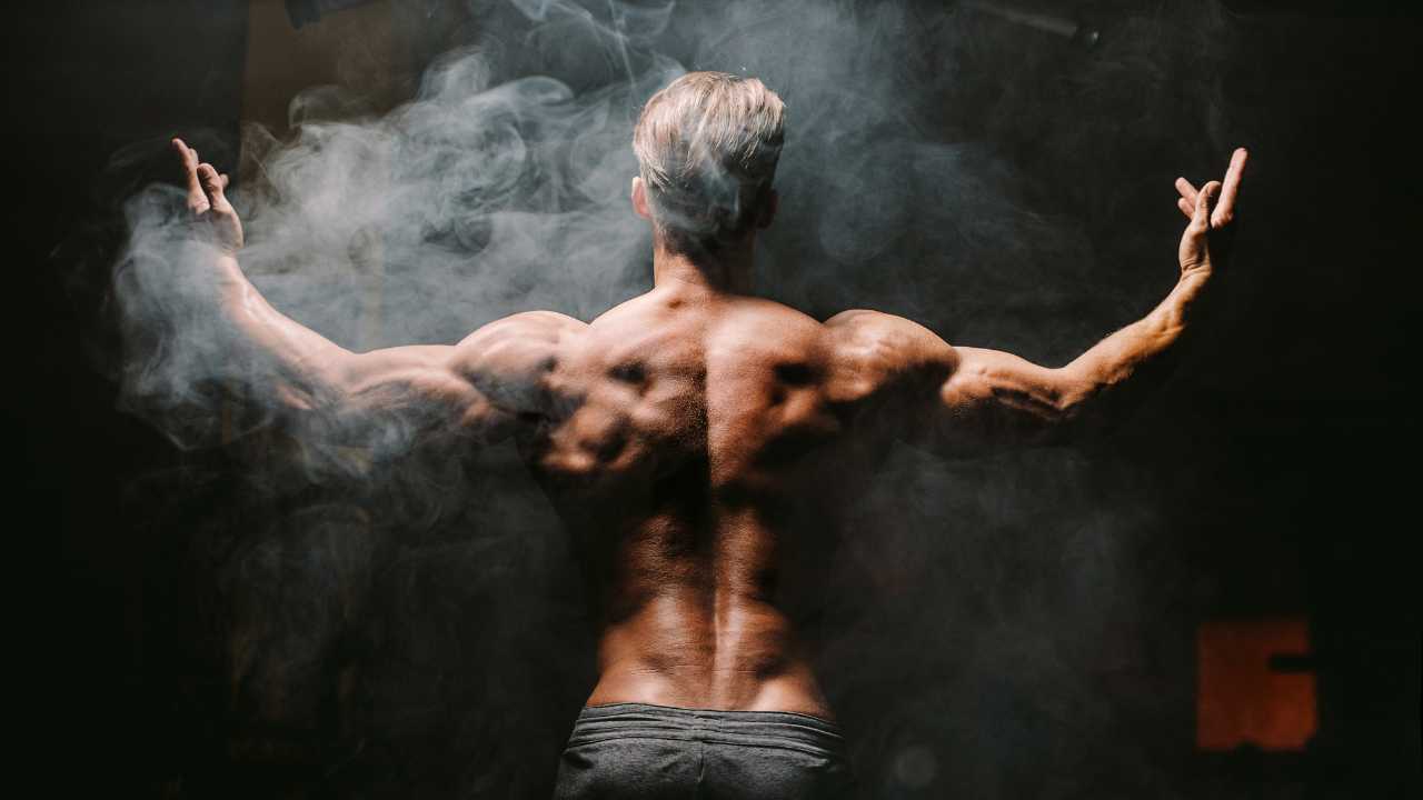 Discover what Emsculpt really does to your body. Learn how this non-invasive treatment builds muscle, reduces fat, and sculpts your body without surgery or downtime.